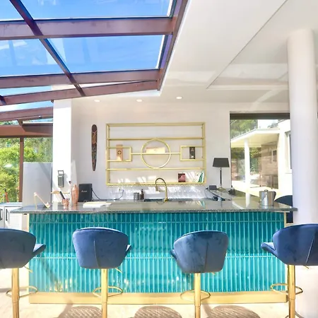 Вилла Chalice - Luxury With Pool And Sea-view *