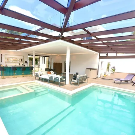 Chalice - Luxury With Pool And Sea-view